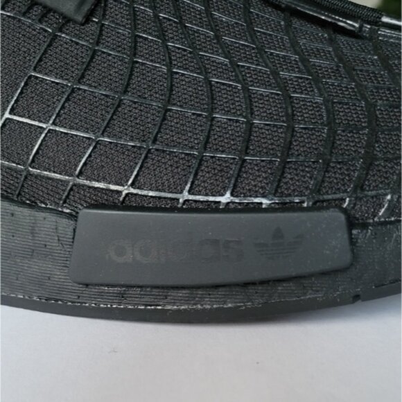 NEW 9.5 Mens NMD_R1 Addidas Shoes. - Picture 11 of 14